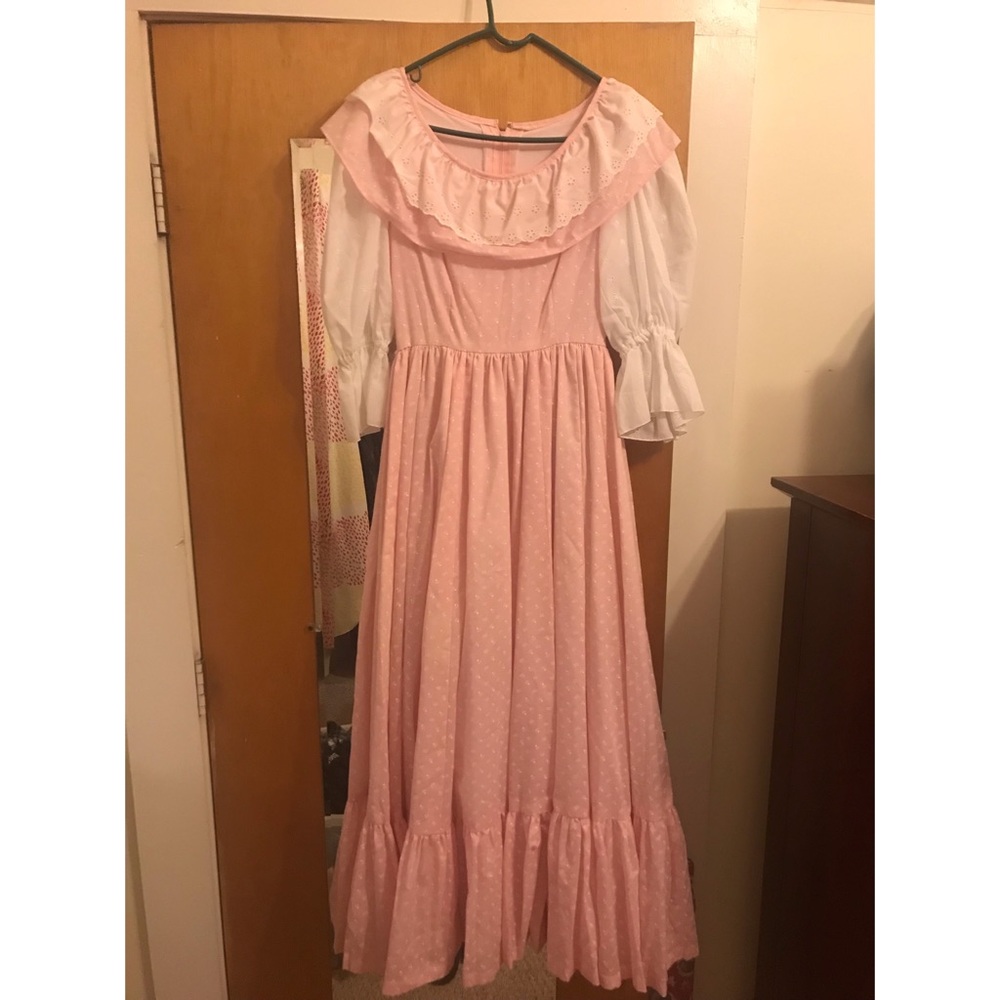 Vintage 1970s Puff Sleeve Eyelet Lace Pink Maxi Dress